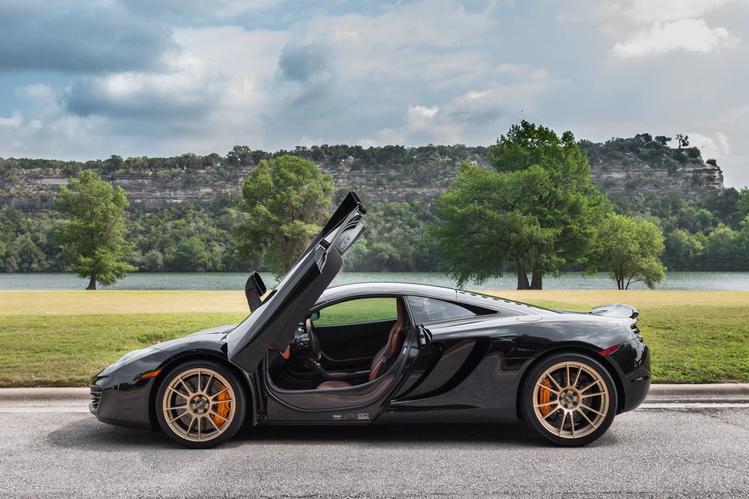 2012 McLaren MP4-12C - Image 8 of 14