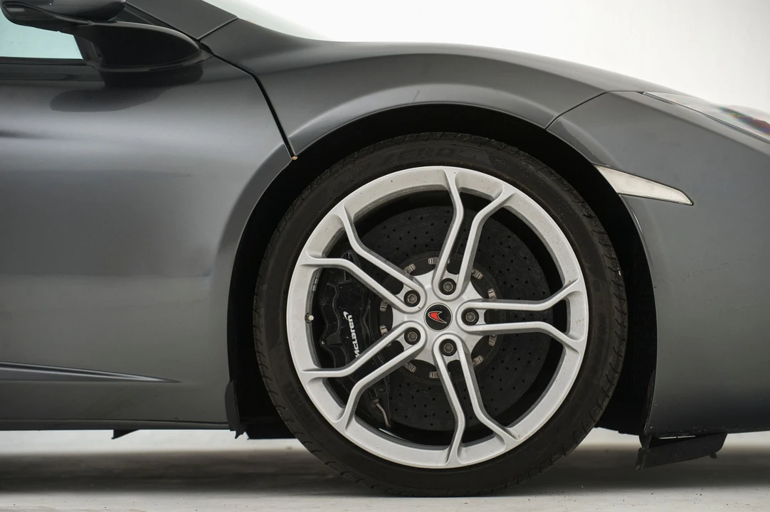 2012 McLaren MP4-12C - Image 5 of 18