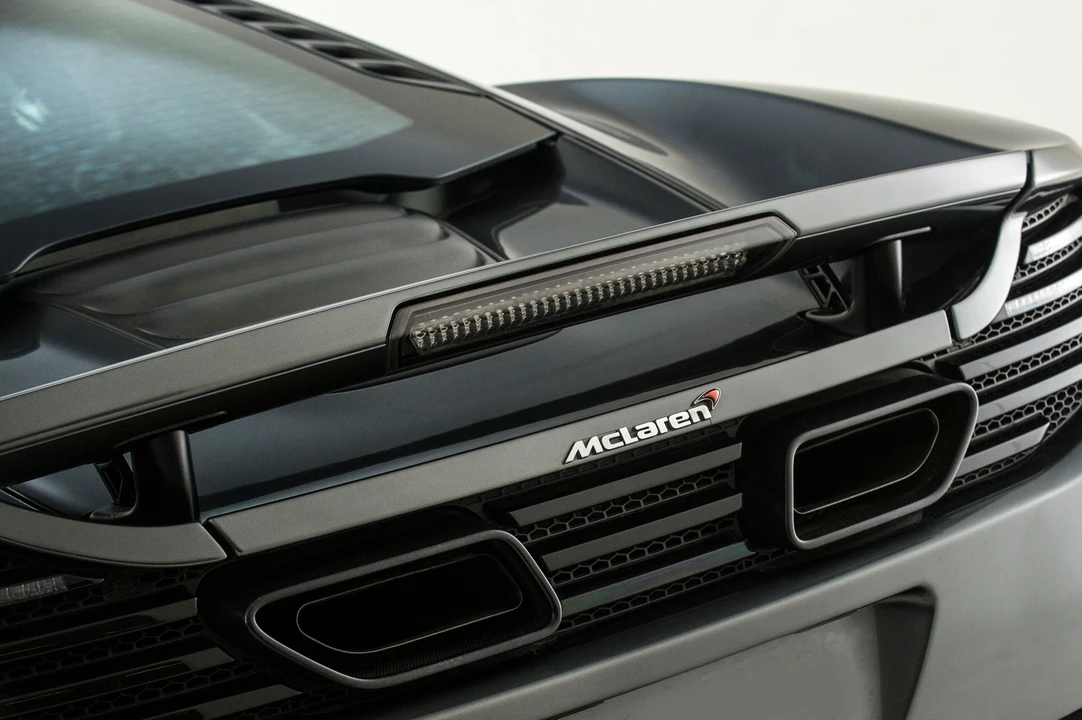 2012 McLaren MP4-12C - Image 17 of 18