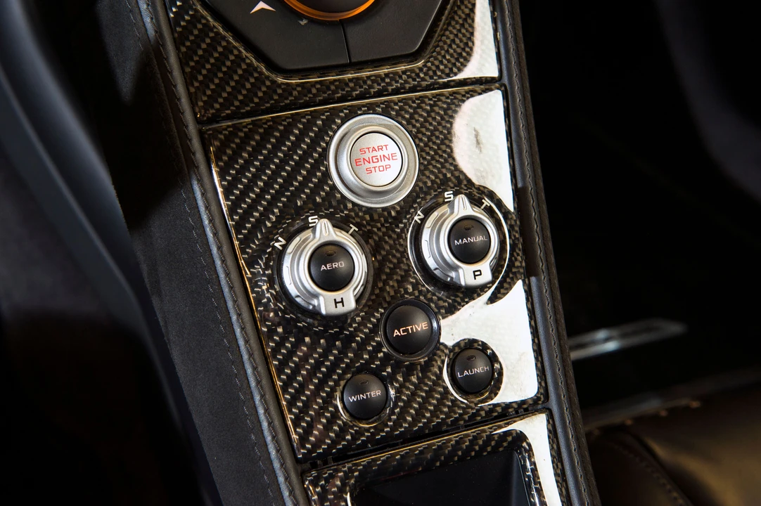 2012 McLaren MP4-12C - Image 10 of 18