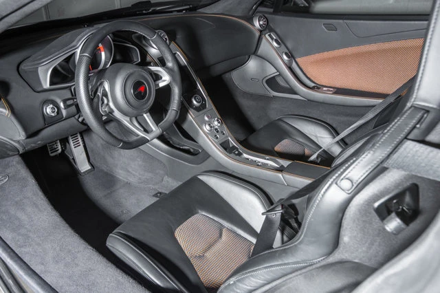 2012 McLaren MP4-12C - Image 7 of 10