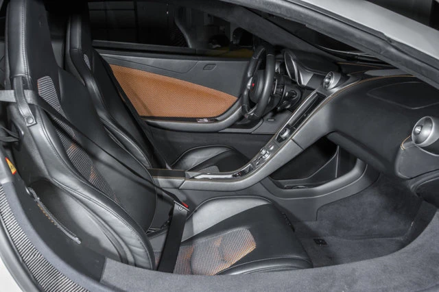 2012 McLaren MP4-12C - Image 9 of 10