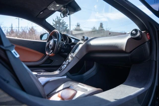 2012 McLaren MP4-12C - Image 6 of 21