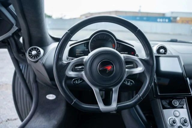 2012 McLaren MP4-12C - Image 16 of 19