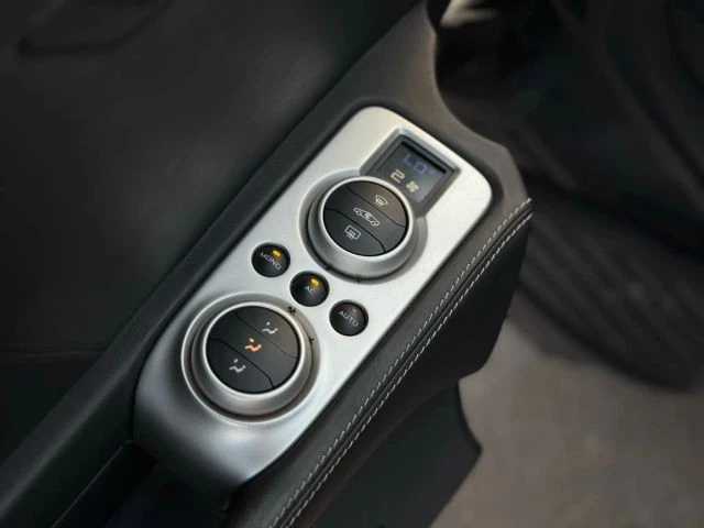 2012 McLaren MP4-12C - Image 25 of 31