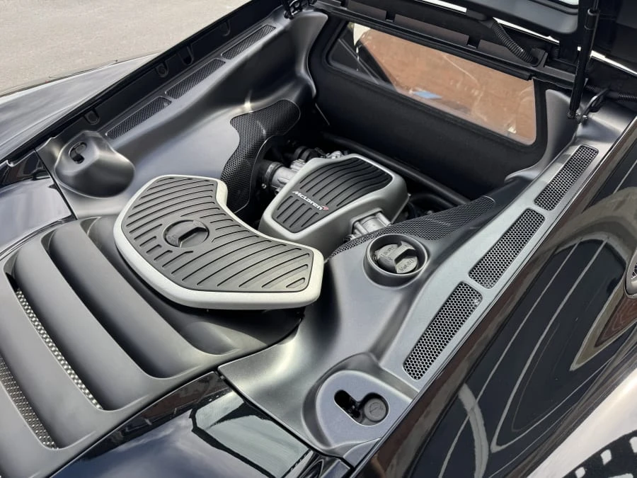2012 McLaren MP4-12C - Image 13 of 14