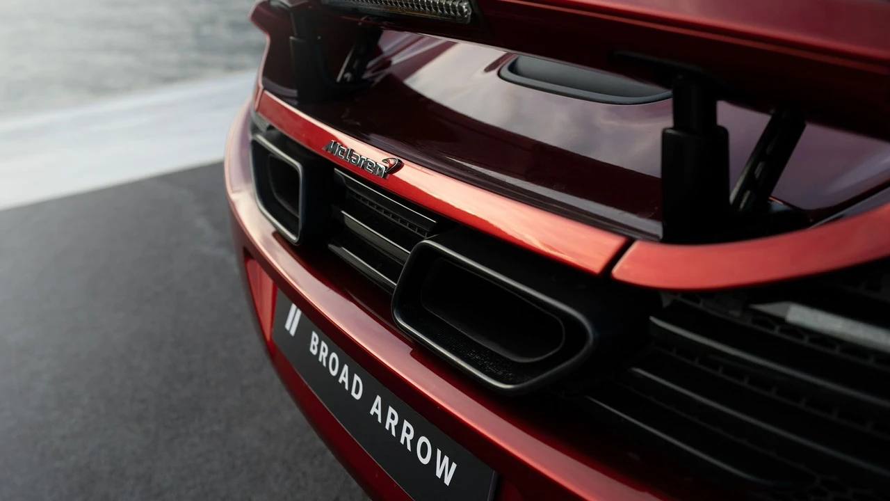 2012 McLaren MP4-12C - Image 30 of 31