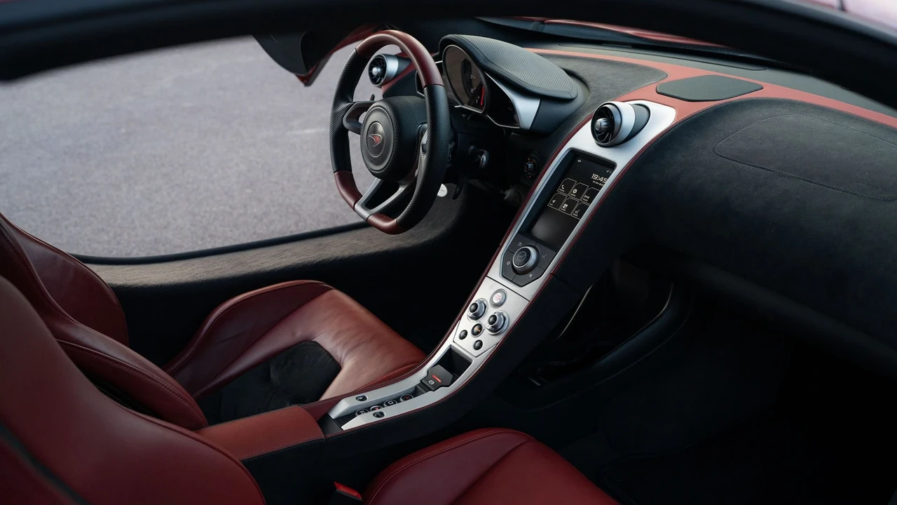 2012 McLaren MP4-12C - Image 2 of 31