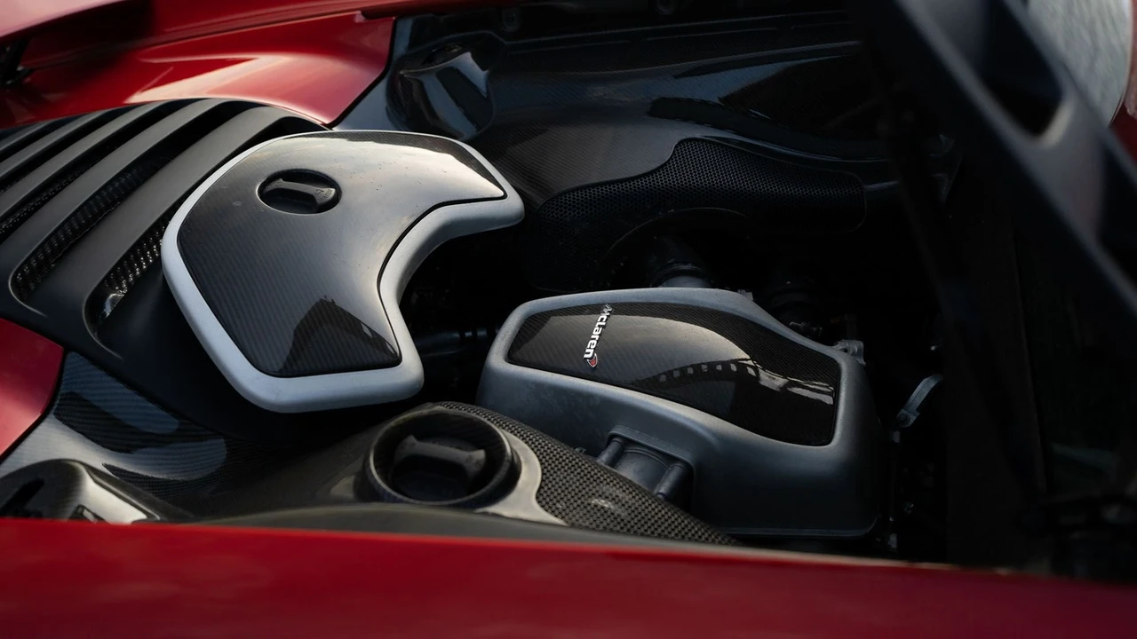 2012 McLaren MP4-12C - Image 6 of 31