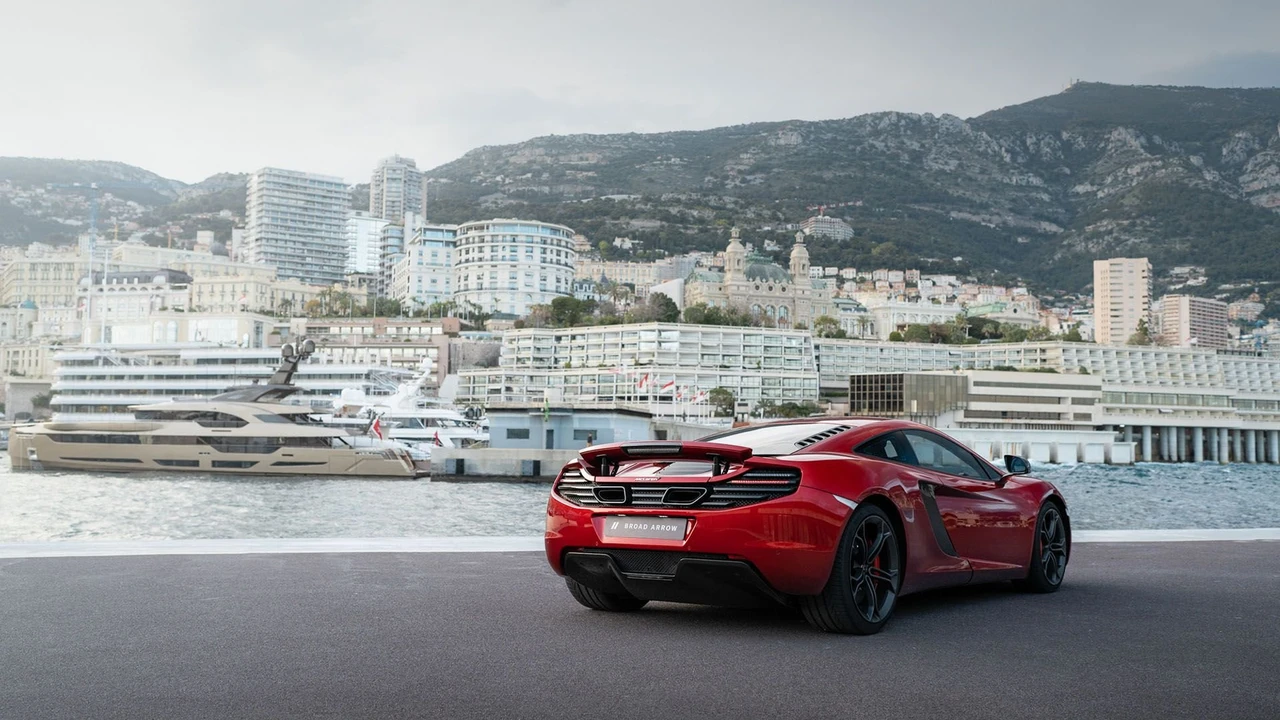 2012 McLaren MP4-12C - Image 16 of 31