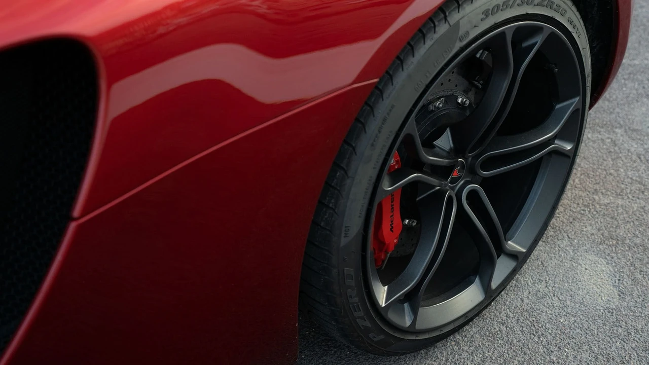 2012 McLaren MP4-12C - Image 29 of 31