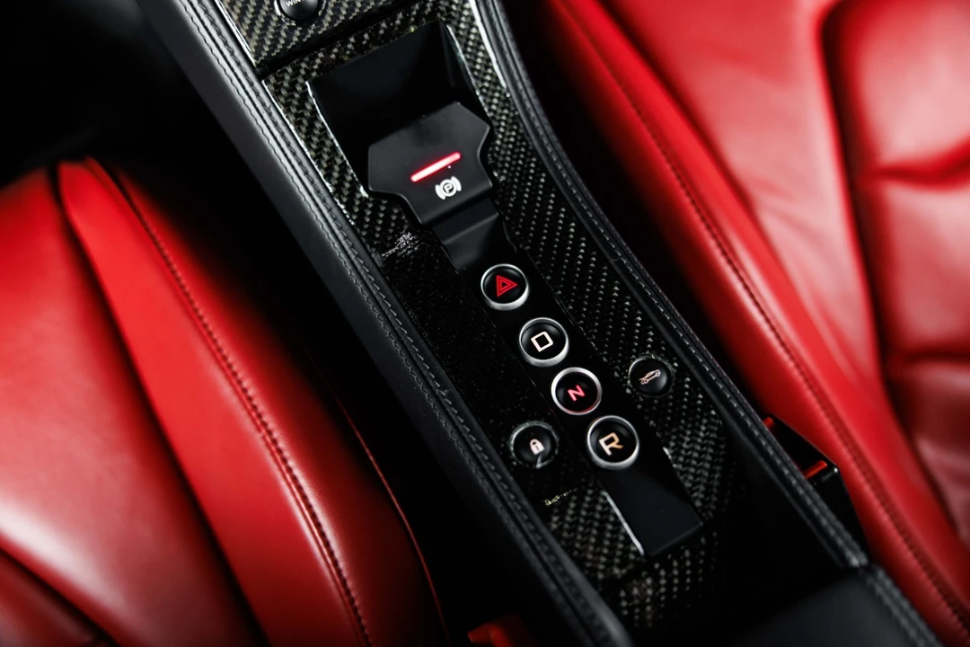 2012 McLaren MP4-12C - Image 26 of 31