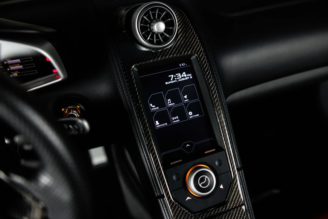 2012 McLaren MP4-12C - Image 28 of 31