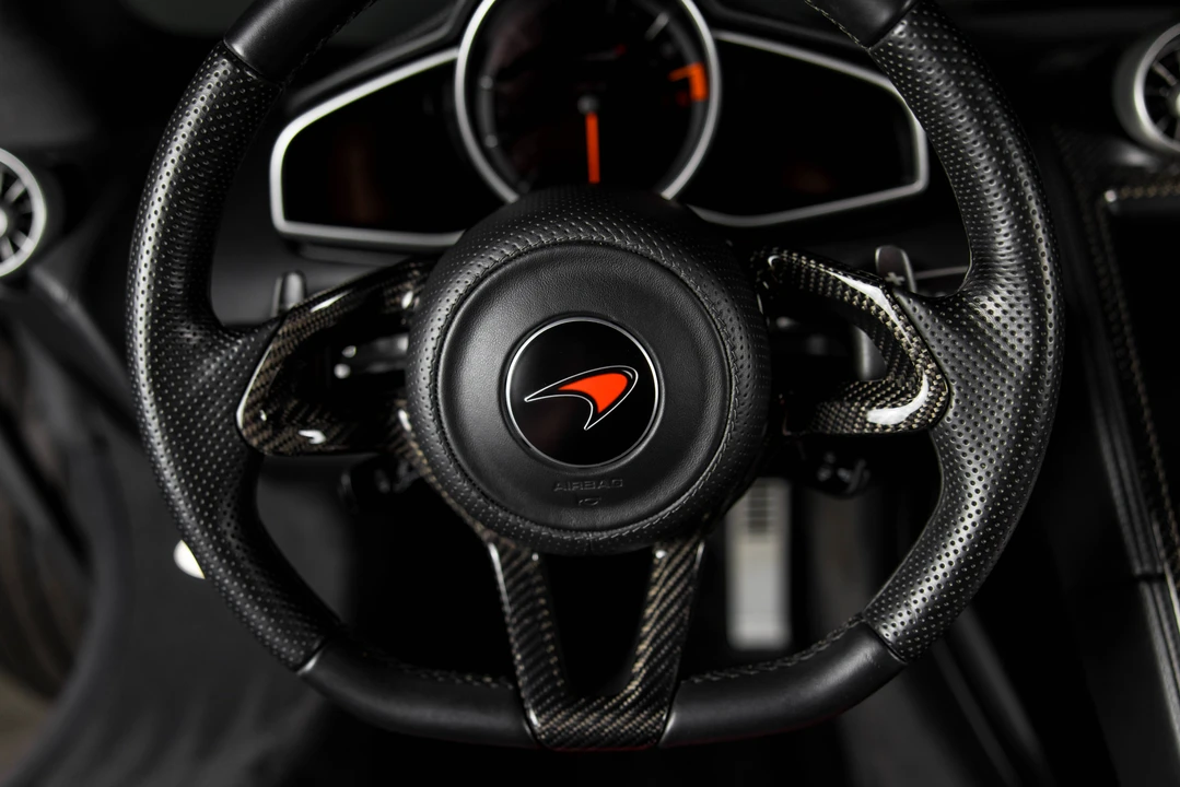 2012 McLaren MP4-12C - Image 25 of 31