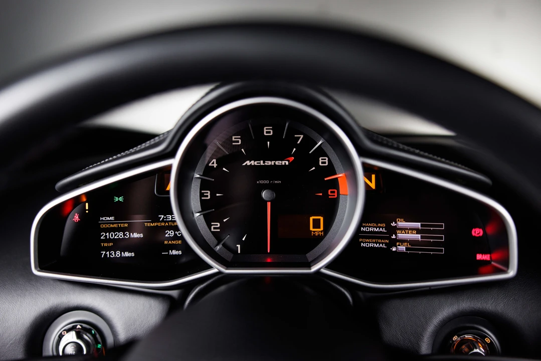 2012 McLaren MP4-12C - Image 27 of 31