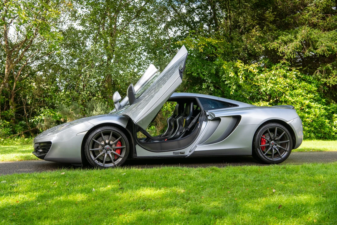 2012 McLaren MP4-12C - Image 10 of 31
