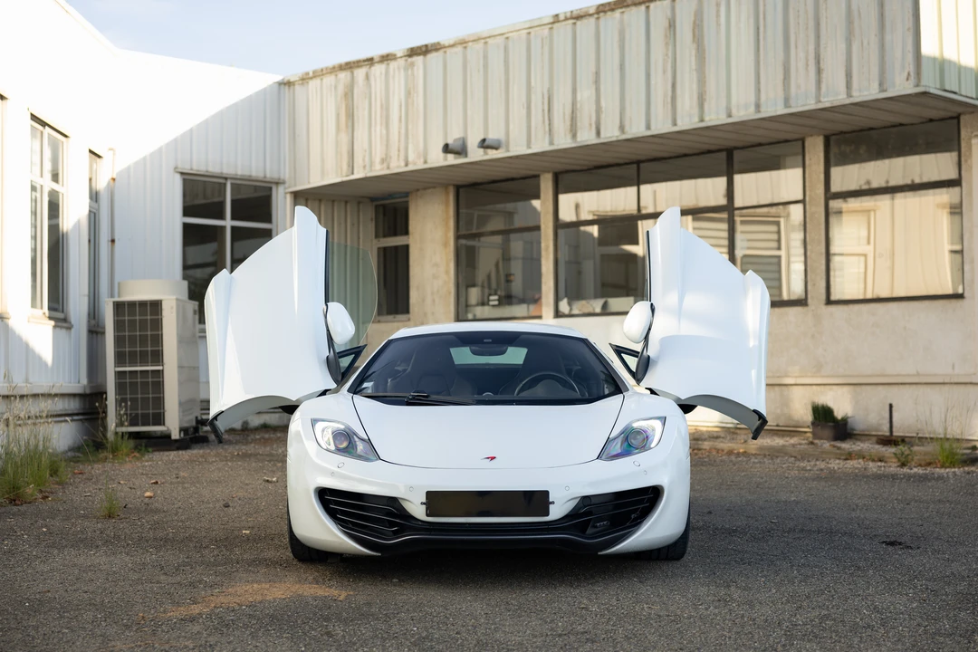 2012 McLaren MP4-12C - Image 10 of 31