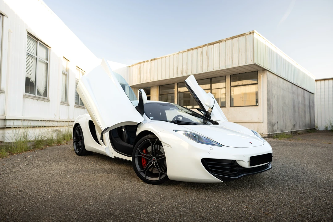 2012 McLaren MP4-12C - Image 11 of 31
