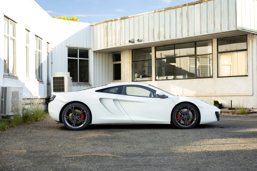 2012 McLaren MP4-12C - Image 8 of 31