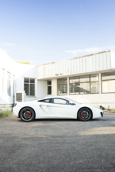 2012 McLaren MP4-12C - Image 25 of 31