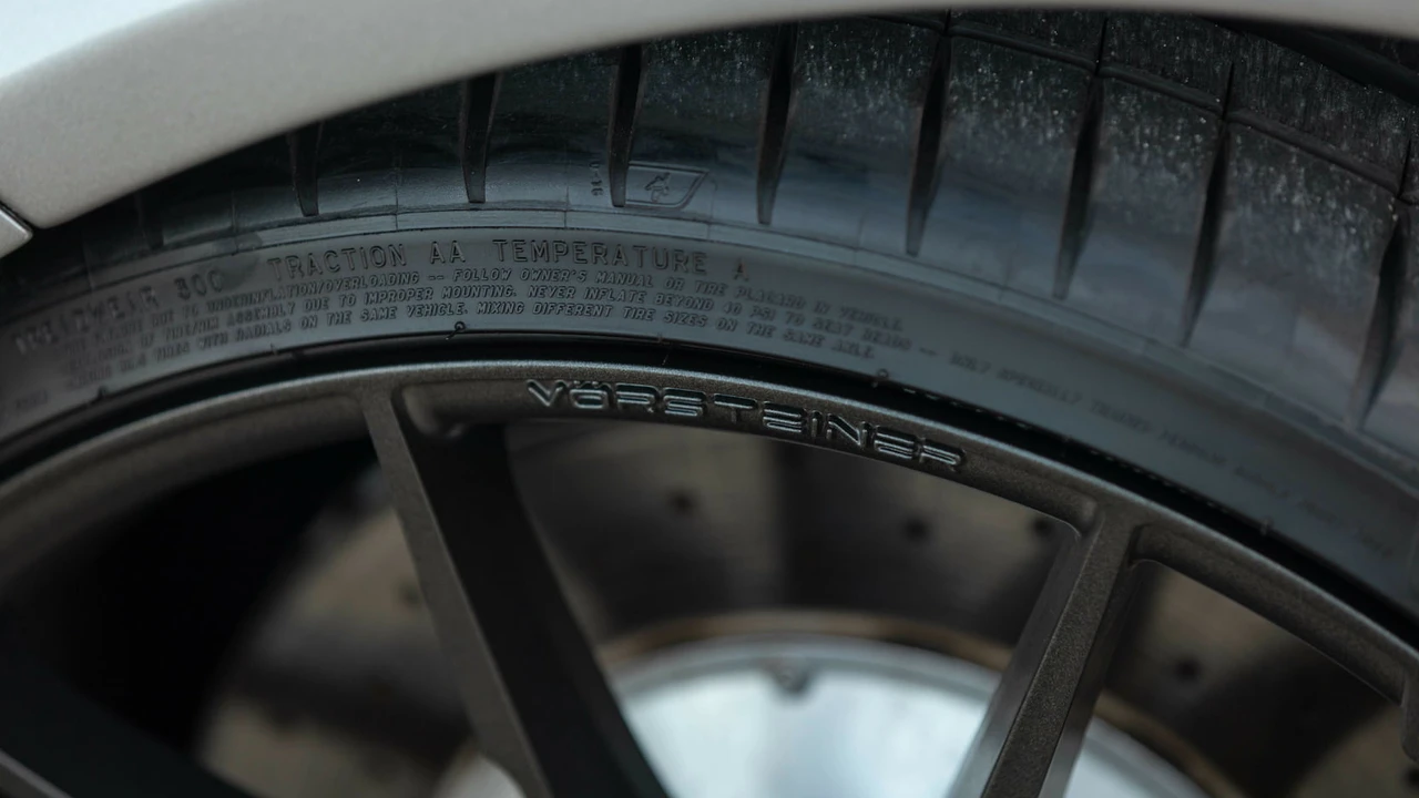 2012 McLaren MP4-12C - Image 10 of 31