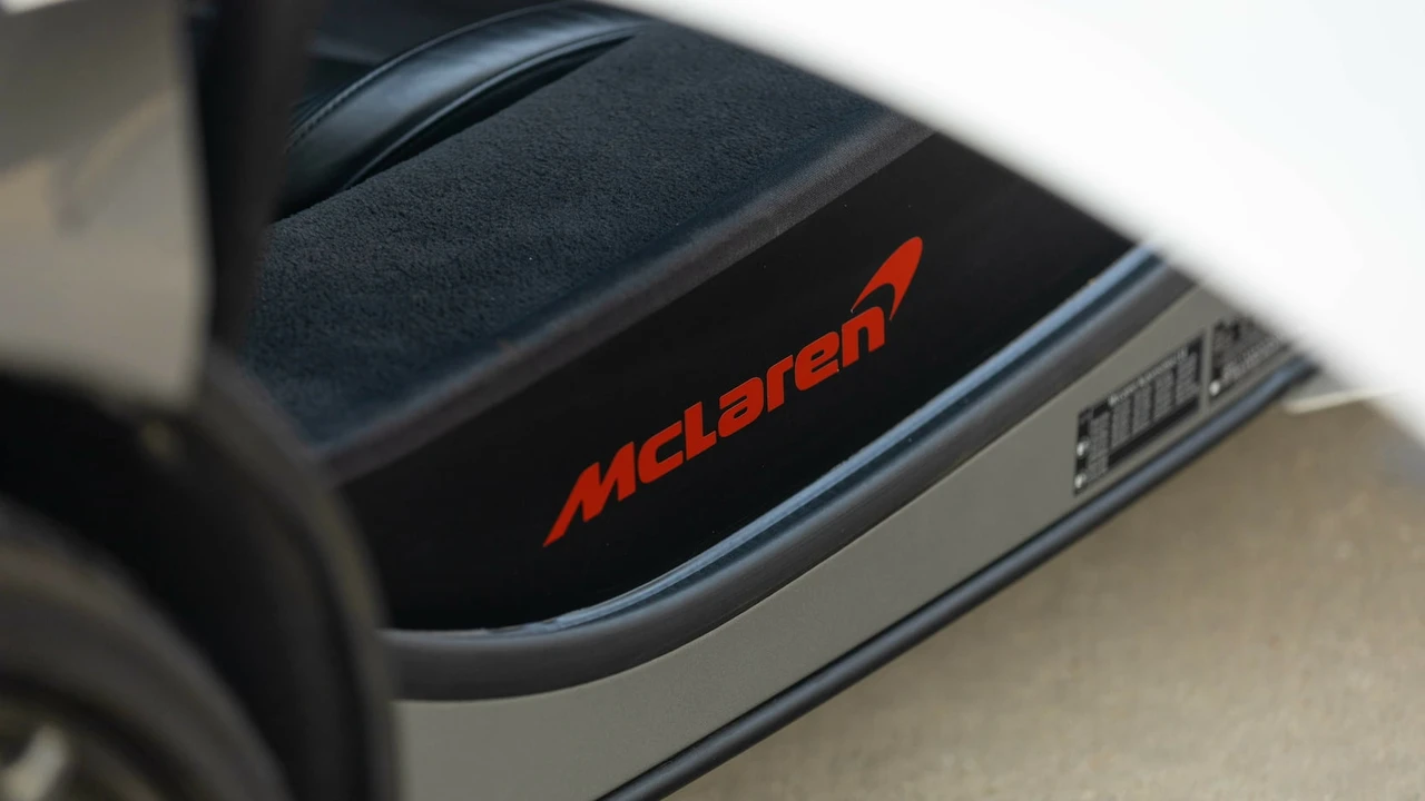 2012 McLaren MP4-12C - Image 13 of 31