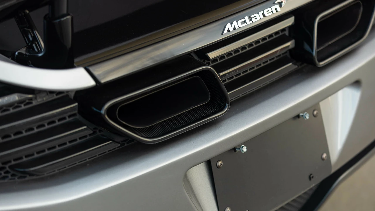 2012 McLaren MP4-12C - Image 14 of 31