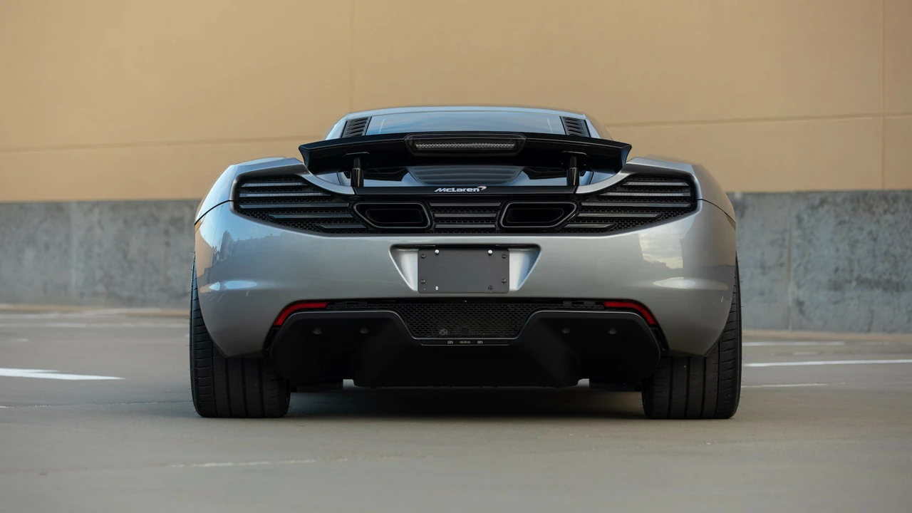 2012 McLaren MP4-12C - Image 20 of 31
