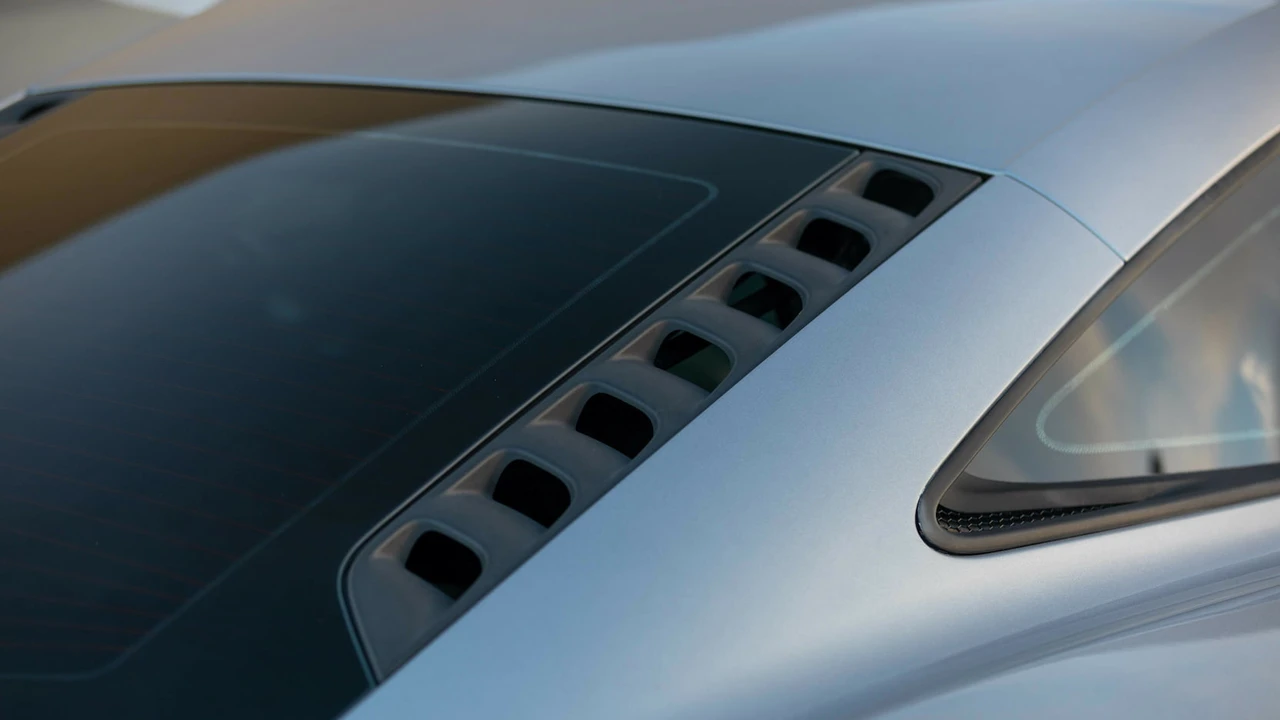 2012 McLaren MP4-12C - Image 27 of 31