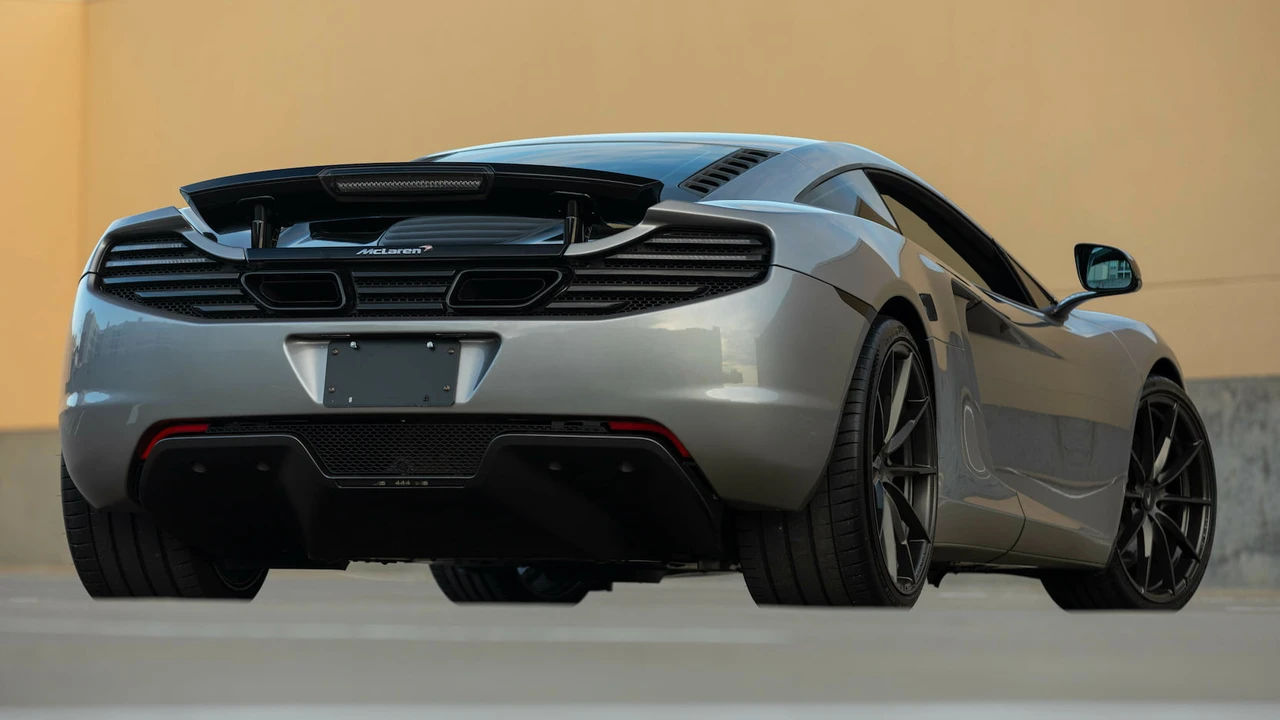 2012 McLaren MP4-12C - Image 3 of 31