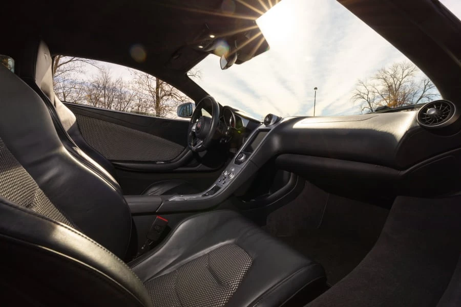 2012 McLaren MP4-12C - Image 16 of 27