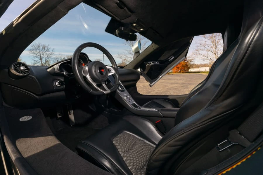 2012 McLaren MP4-12C - Image 17 of 27