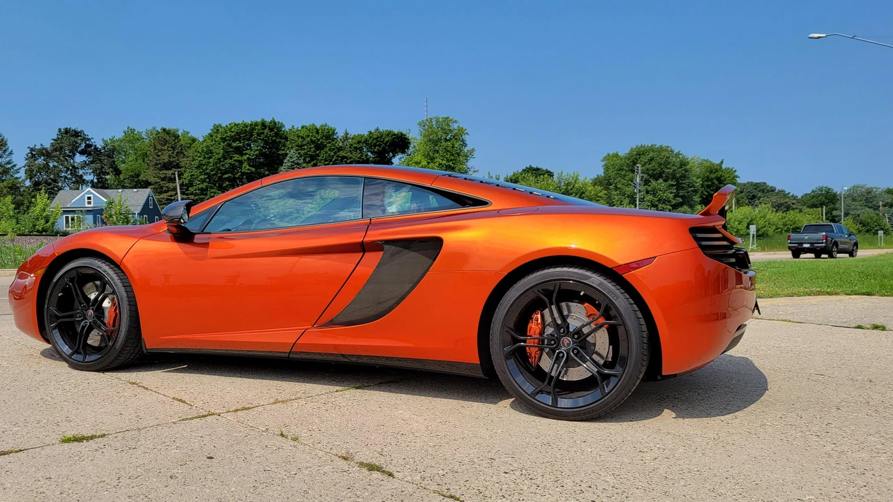 2012 McLaren MP4-12C - Image 21 of 31