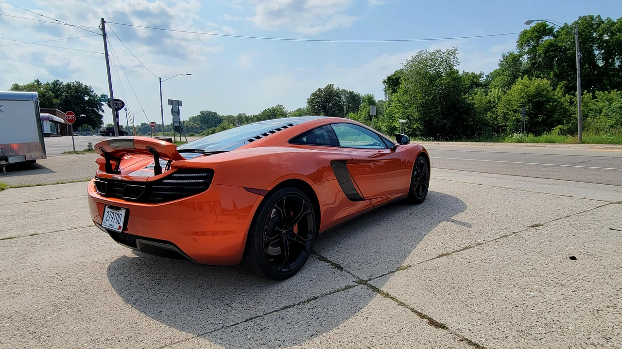2012 McLaren MP4-12C - Image 28 of 31
