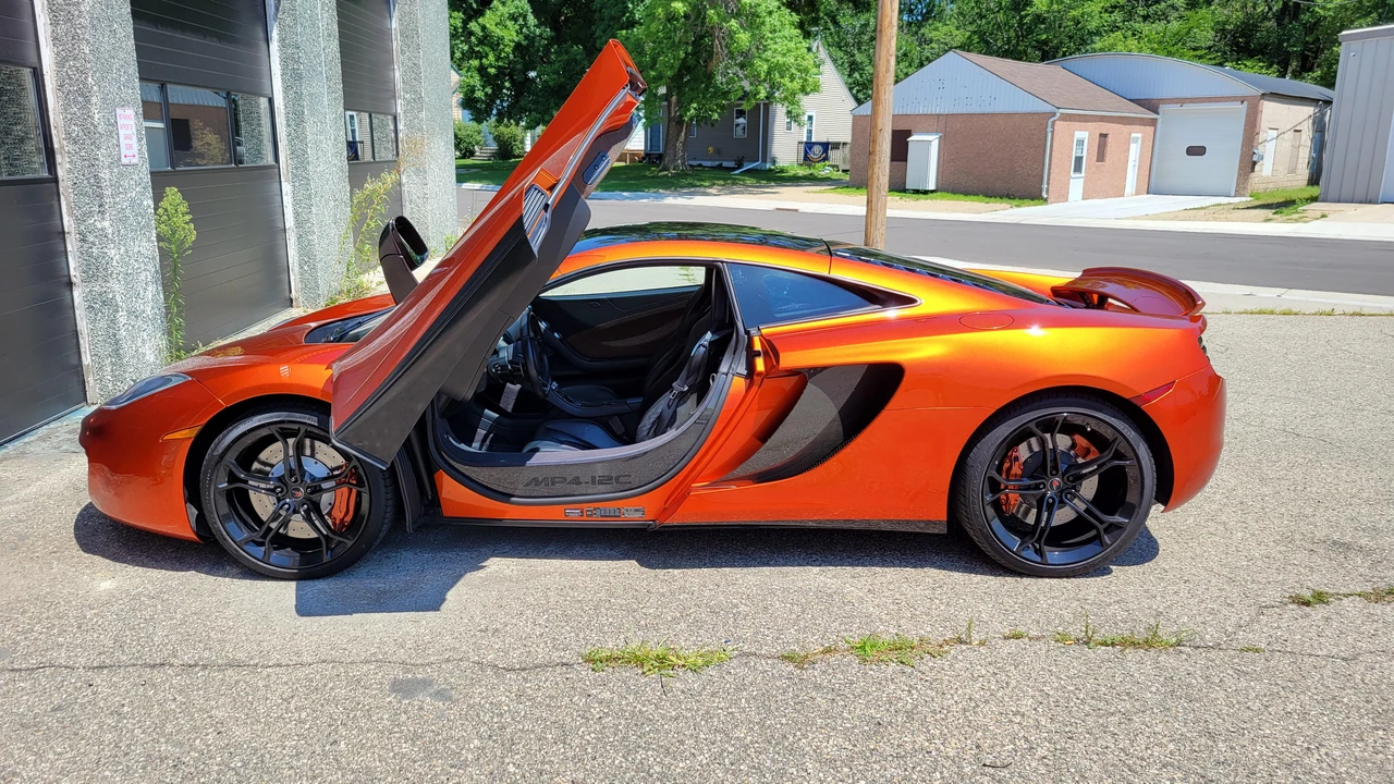 2012 McLaren MP4-12C - Image 20 of 31