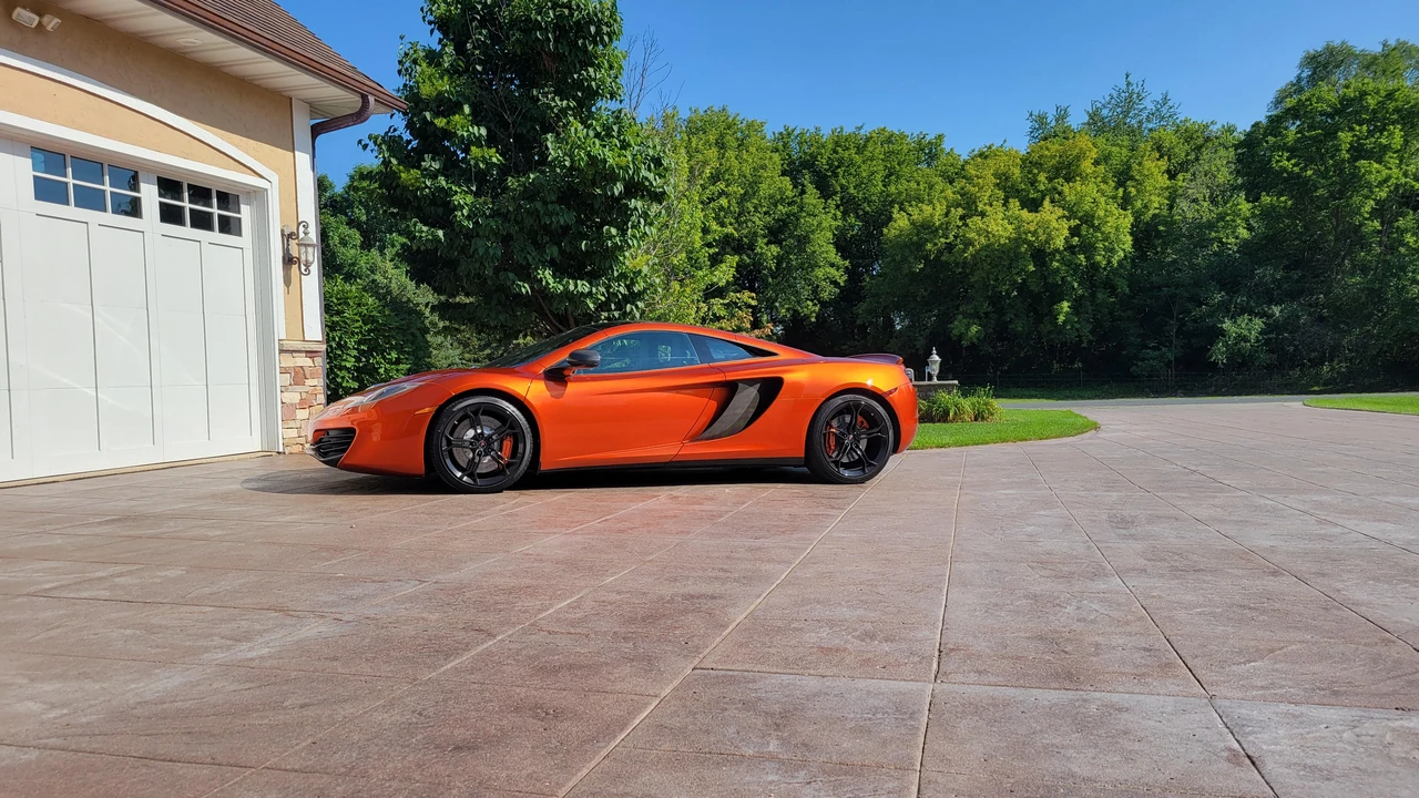 2012 McLaren MP4-12C - Image 15 of 31