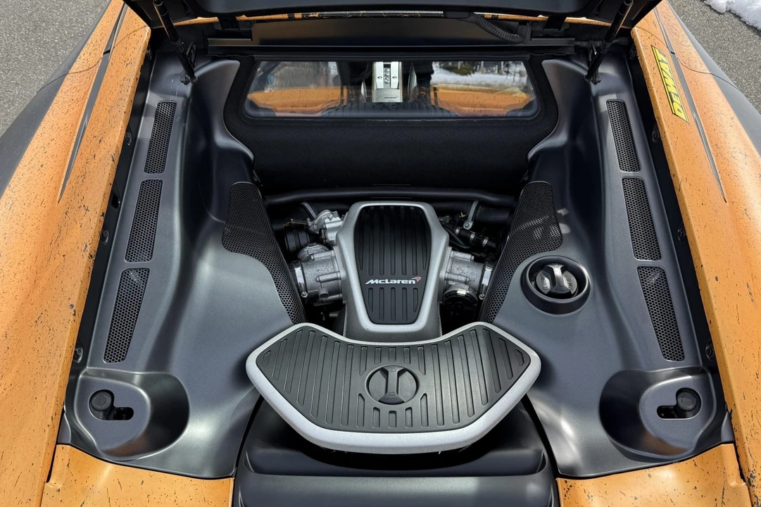 2012 McLaren MP4-12C - Image 6 of 8