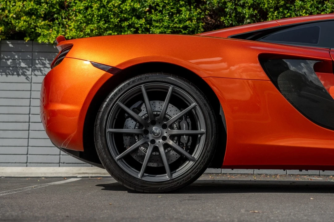 2012 McLaren MP4-12C - Image 9 of 12