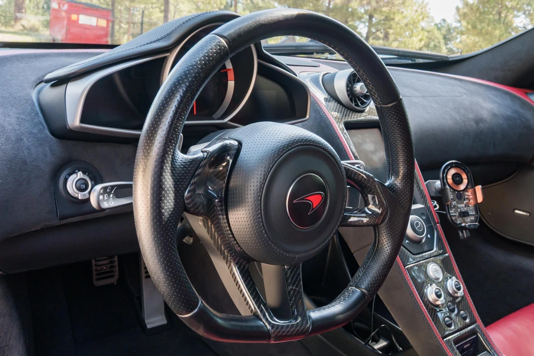 2012 McLaren MP4-12C - Image 28 of 31