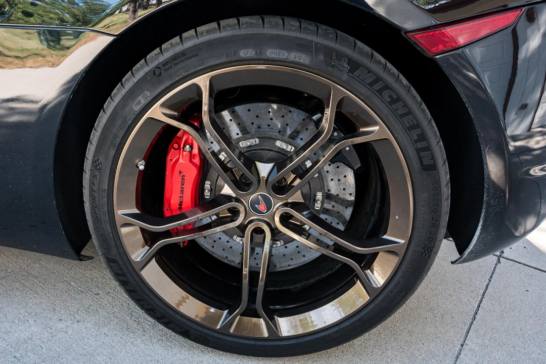2012 McLaren MP4-12C - Image 25 of 31