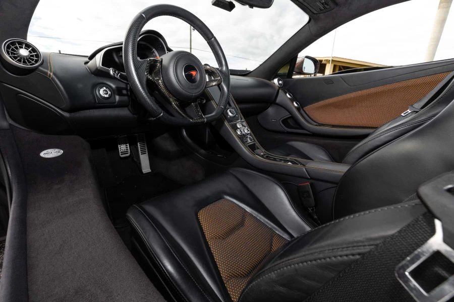 2012 McLaren MP4-12C - Image 29 of 31
