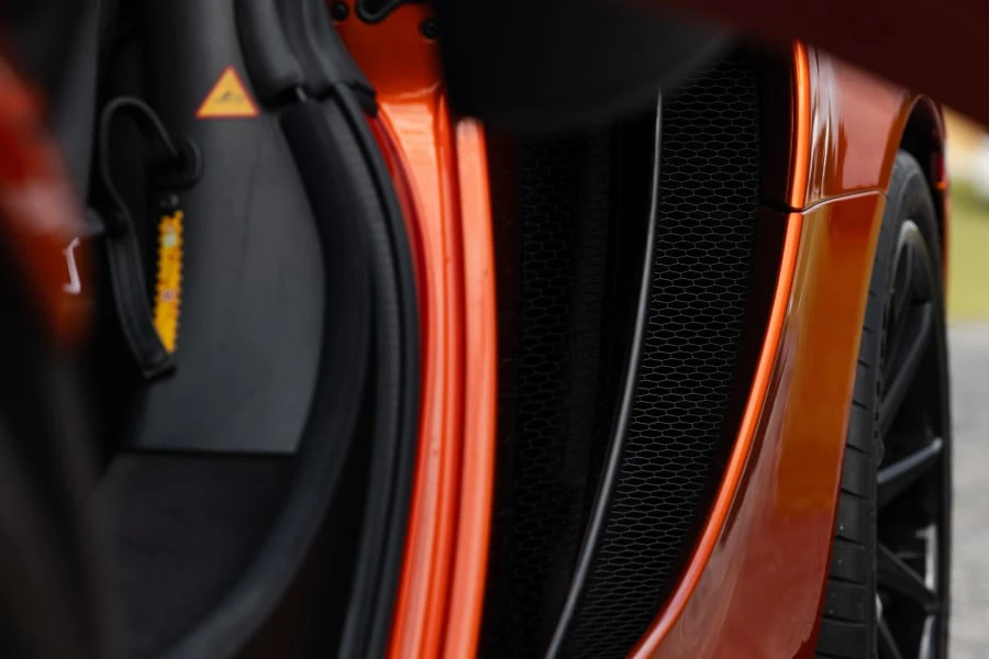 2012 McLaren MP4-12C - Image 8 of 31