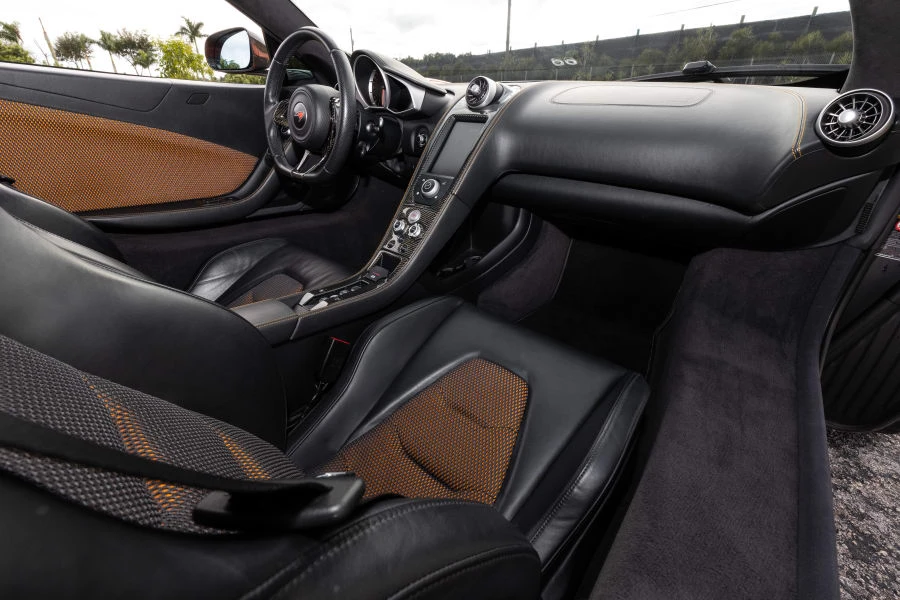 2012 McLaren MP4-12C - Image 25 of 31