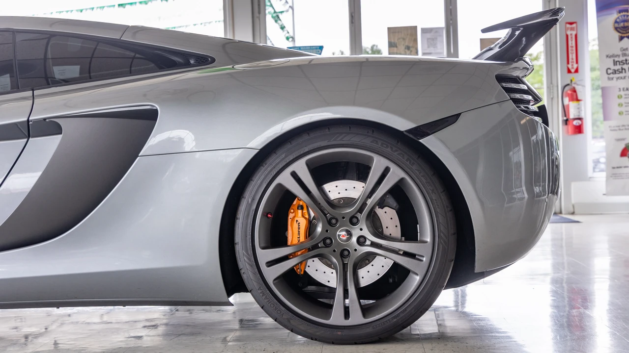 2012 McLaren MP4-12C - Image 23 of 31