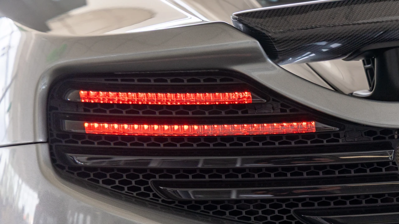 2012 McLaren MP4-12C - Image 16 of 31