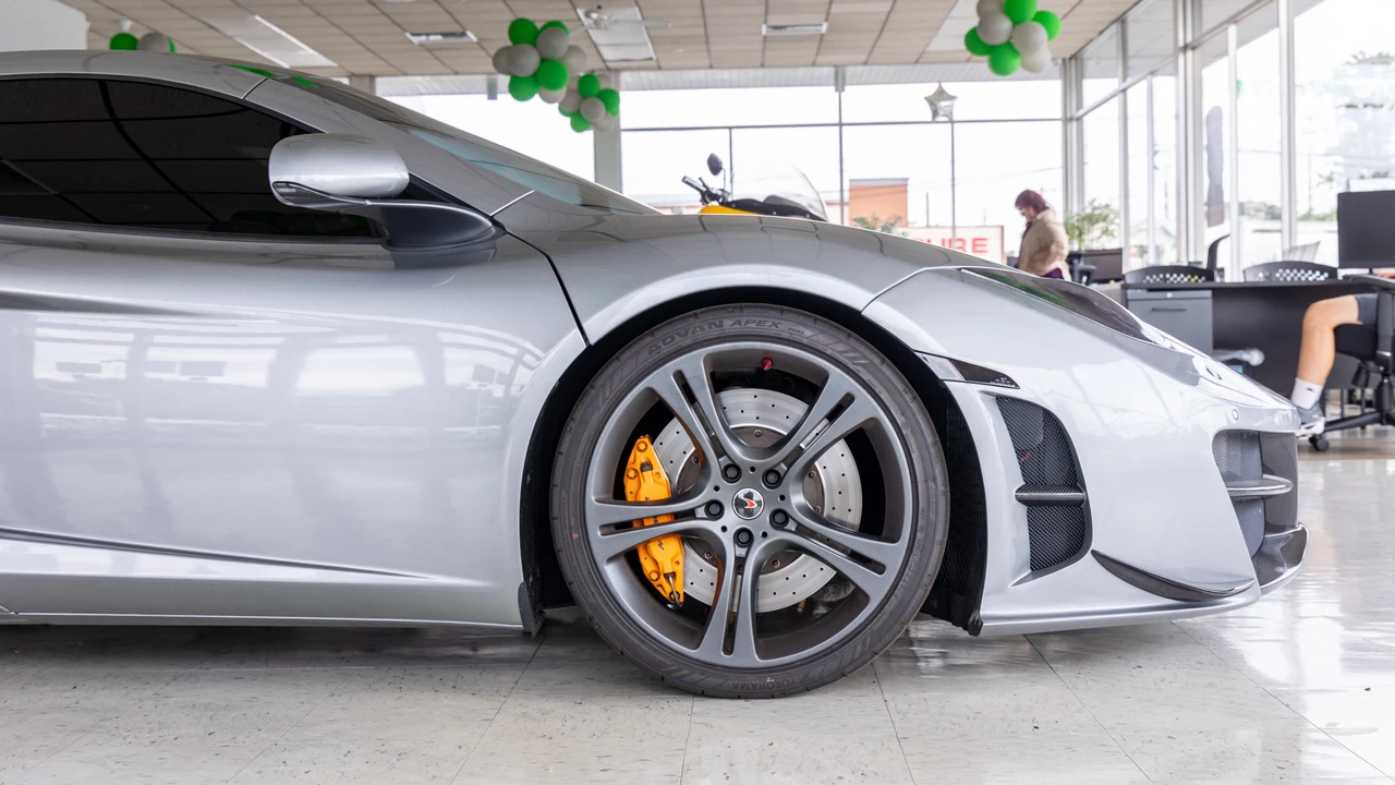 2012 McLaren MP4-12C - Image 21 of 31