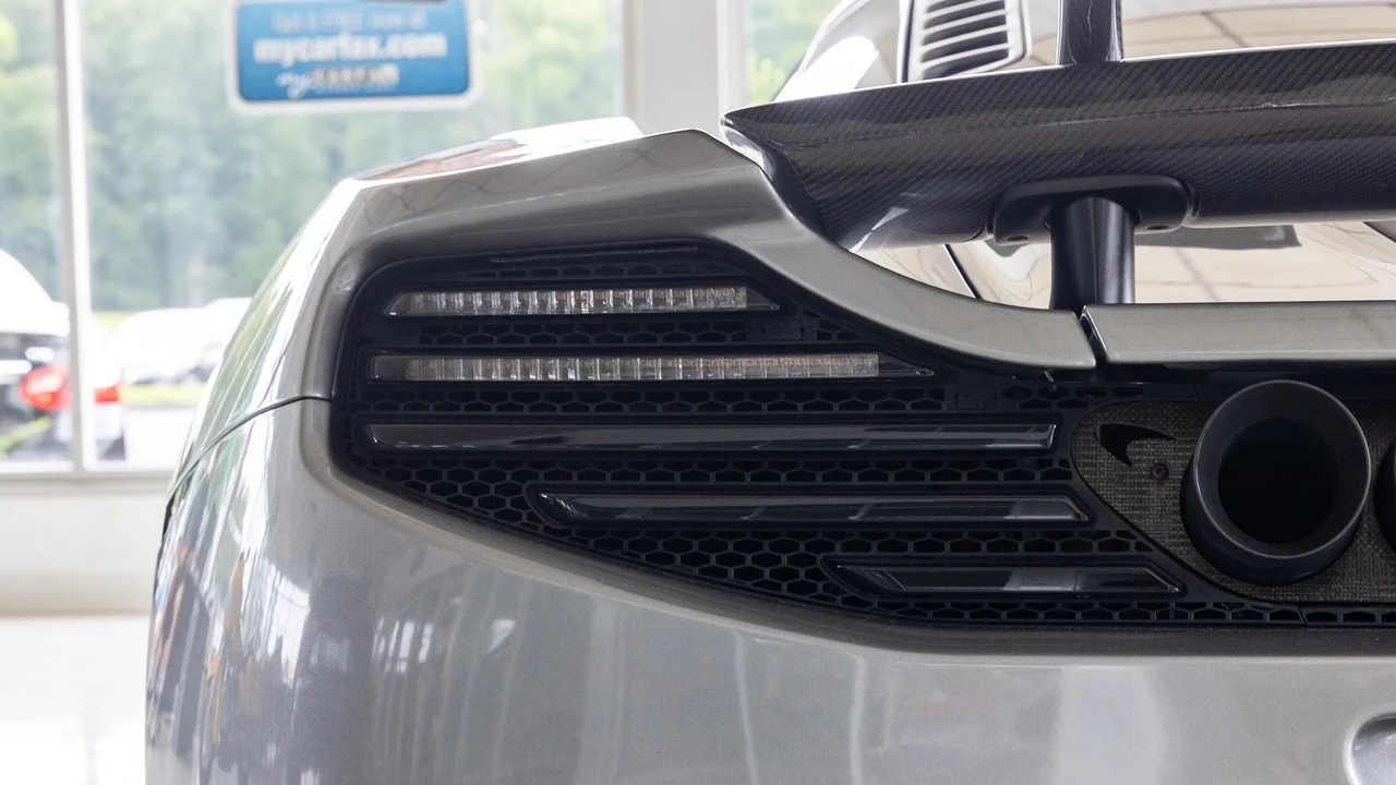 2012 McLaren MP4-12C - Image 18 of 31