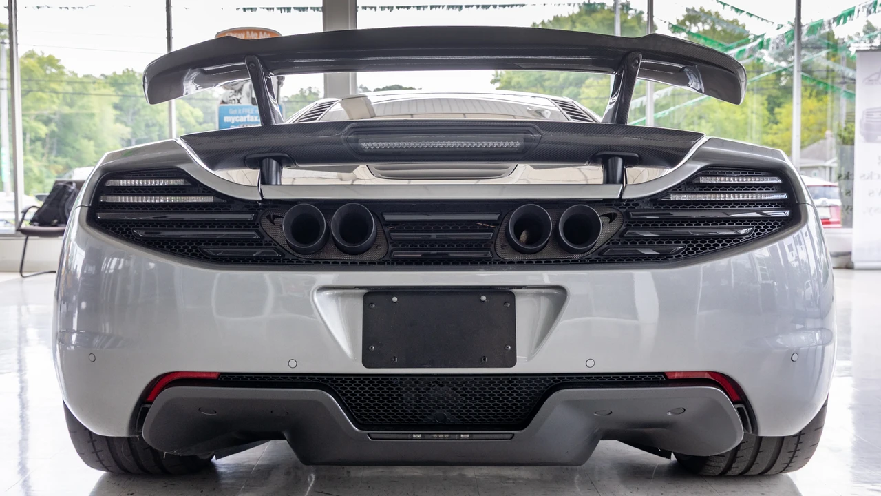2012 McLaren MP4-12C - Image 15 of 31