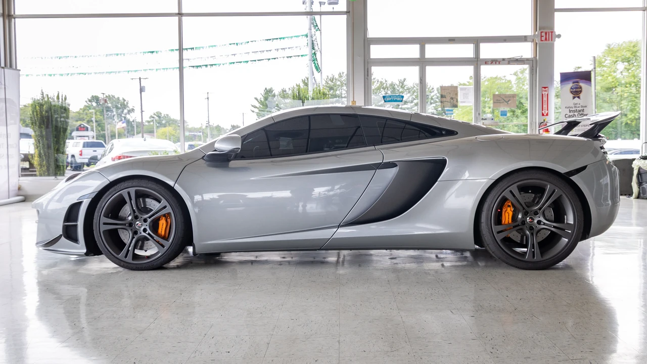 2012 McLaren MP4-12C - Image 8 of 31