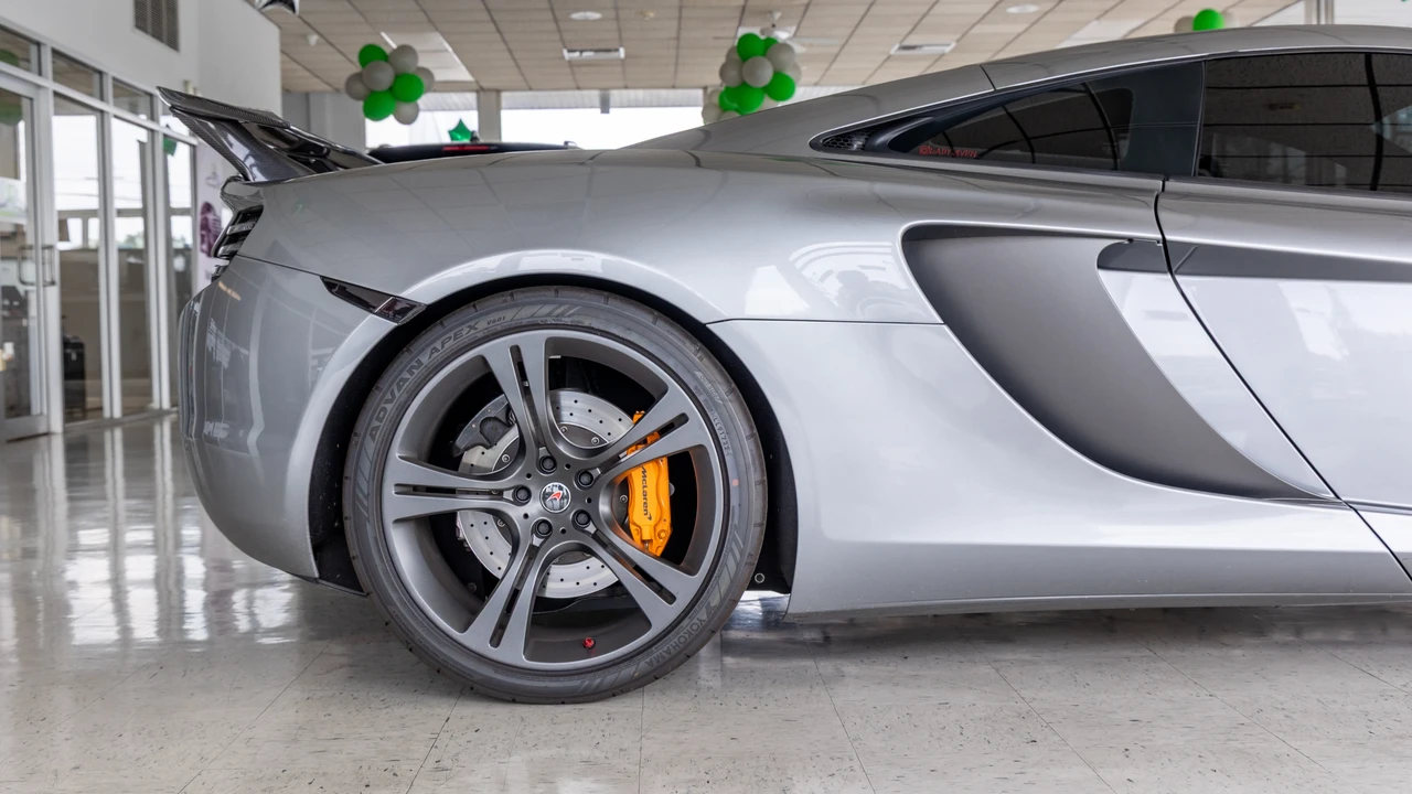 2012 McLaren MP4-12C - Image 20 of 31